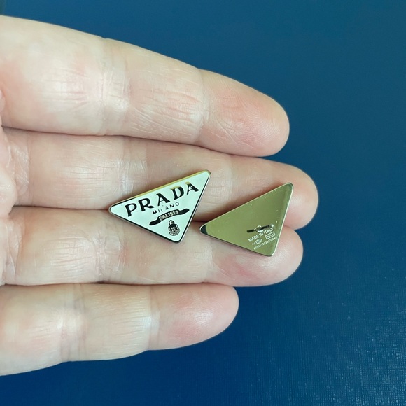 Prada logo triangle stud earrings - Picture 3 of 4